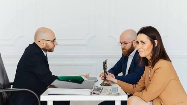The 5 best services for contract disputes in Wolfsburg – Legally clarify broken agreements